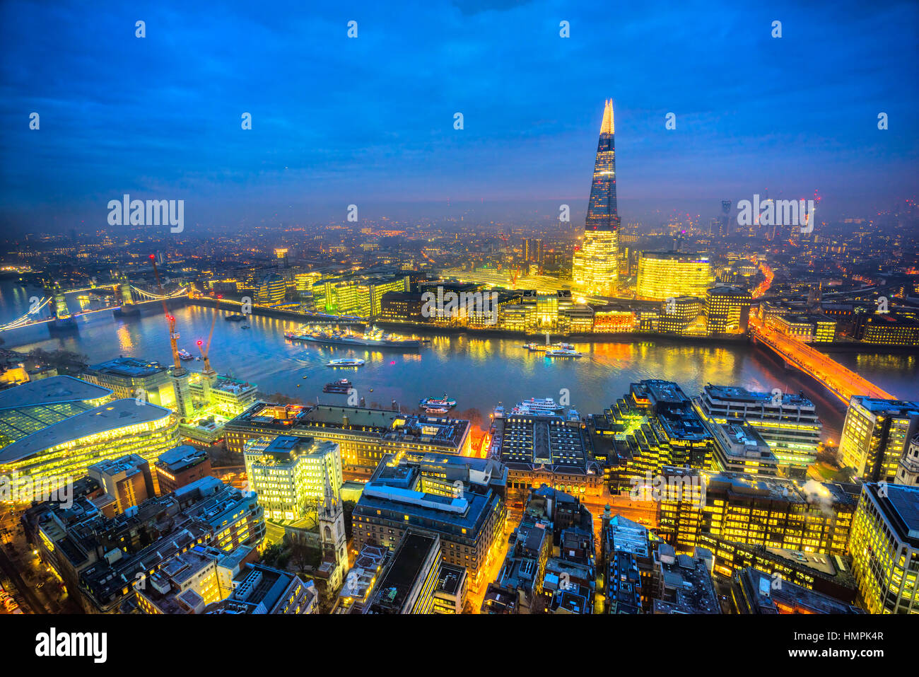 Nachtansicht von London, mit dem Shard und London Bridge. London, UK Stockfoto