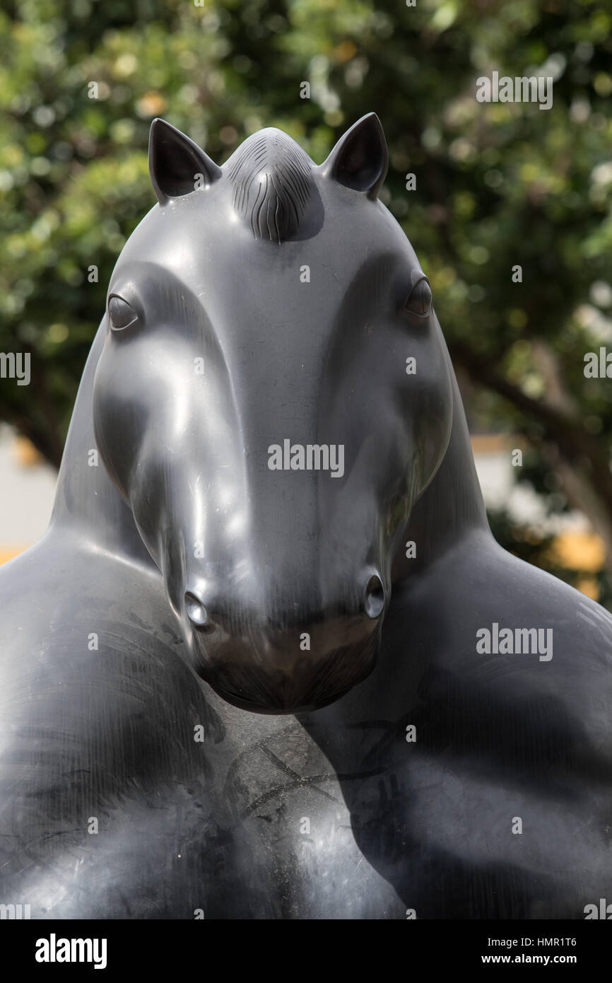 16. Oktober 2016 Medellin, Kolumbien: Closeup Details Botero surrealistischen Hund Statue im Zentrum Stadt öffentlich angezeigt Stockfoto