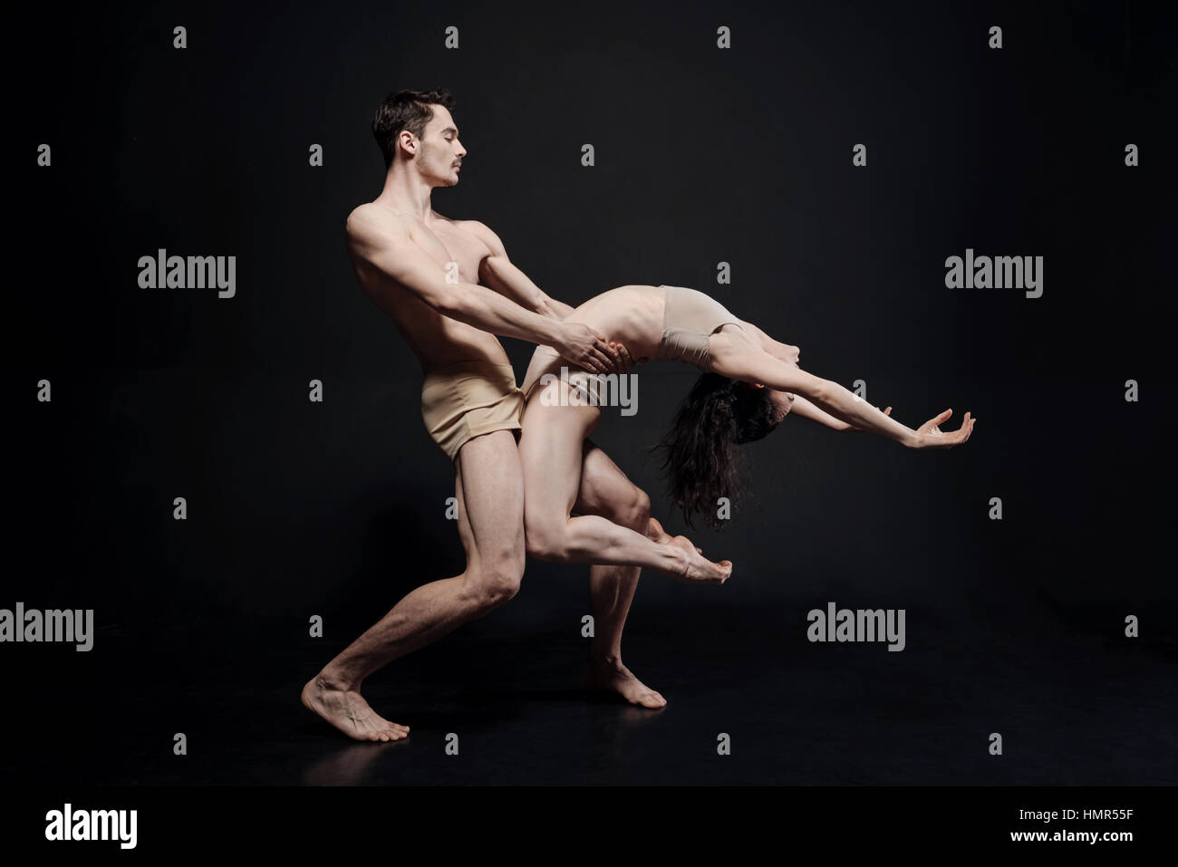 Athletischen Tänzern, die Teilnahme an der Kunst-performance Stockfoto