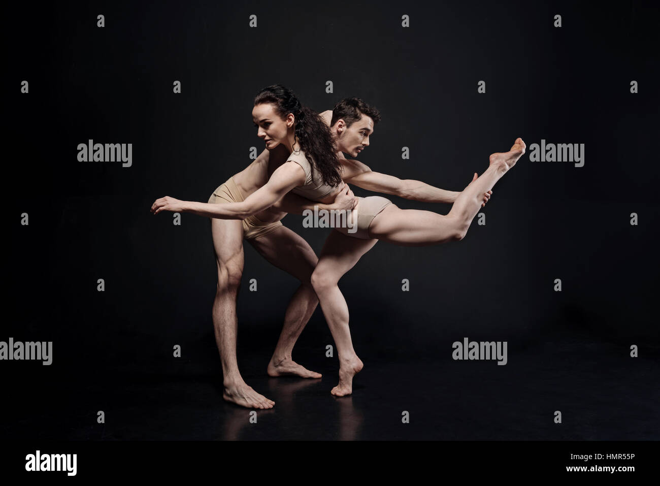 Geübte Tänzerinnen zusammen im studio Stockfoto