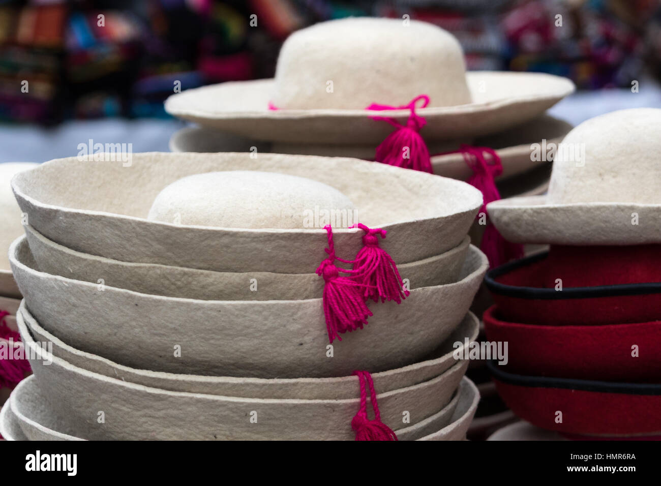 Closeup Trachtenhüte in Otavalo Markt Ecuador Stockfoto