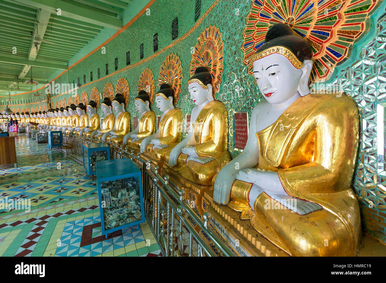 Rrow Buddhas, Umin Thounzeh Höhlen, Sagaing, Myanmar Stockfoto