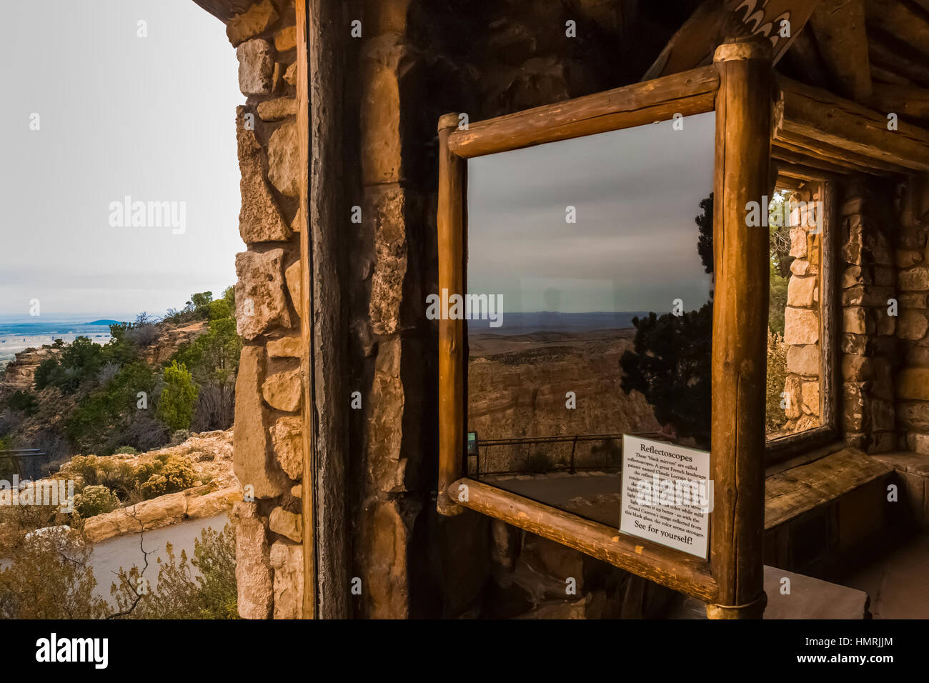 Reflectoscope, ein Anzeige-Instrument, um Farben des Grand Canyon mit schwarzem Glas in Kiva Desert View Watchtower am Südrand Stockfoto