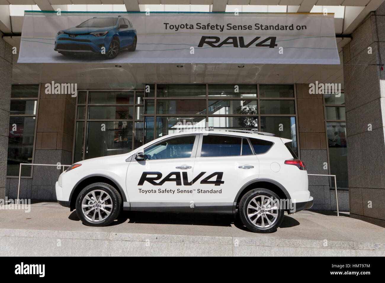 Toyota RAV4 fördern Sicherheit Toyota auf Washington Auto Show - Washington, DC USA Stockfoto