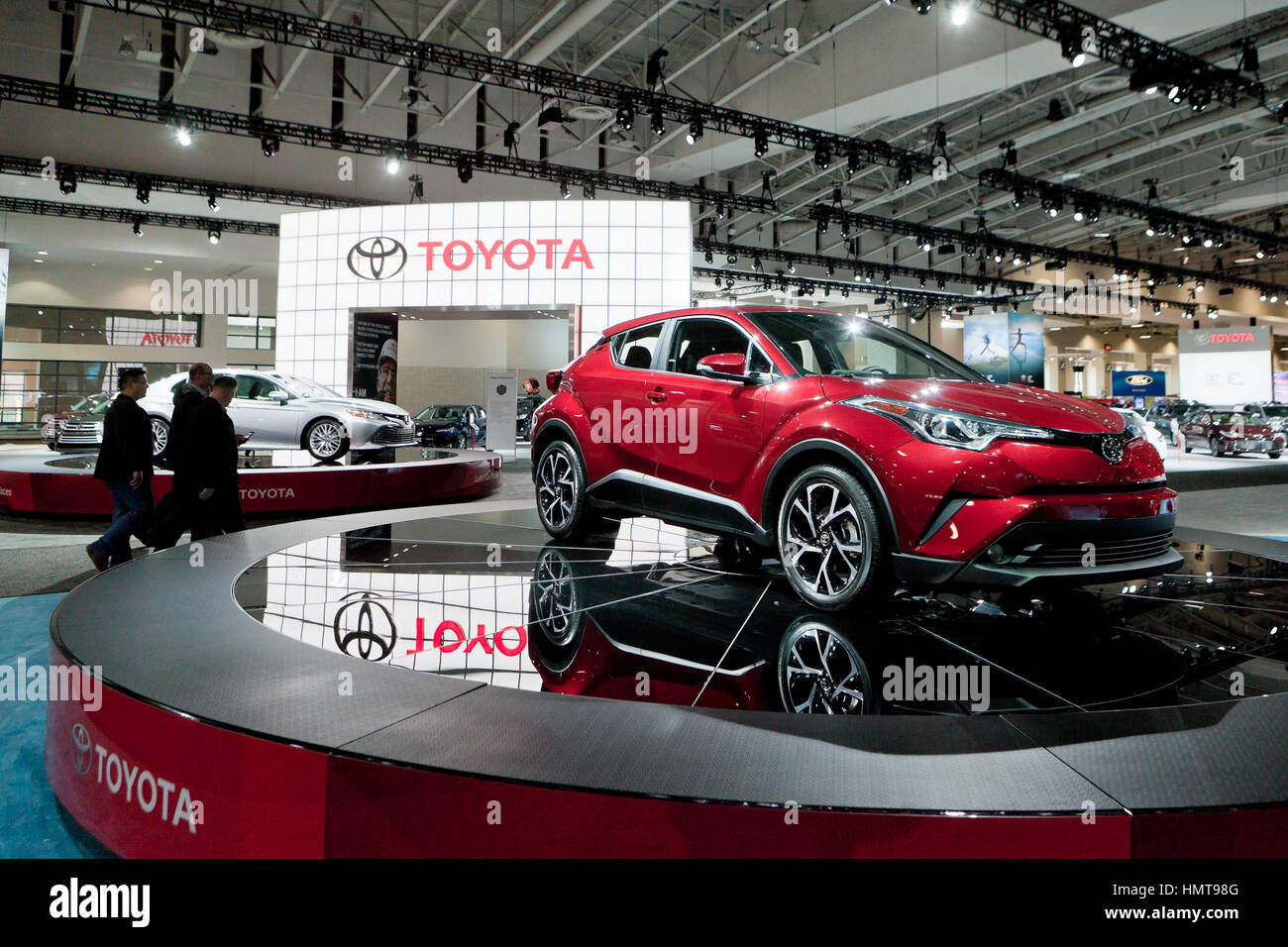 Neue 2018 Toyota C-HR (Coup High-Rider) Modell auf dem Display der 2017 Washington Auto Show - Washington, DC USA Stockfoto