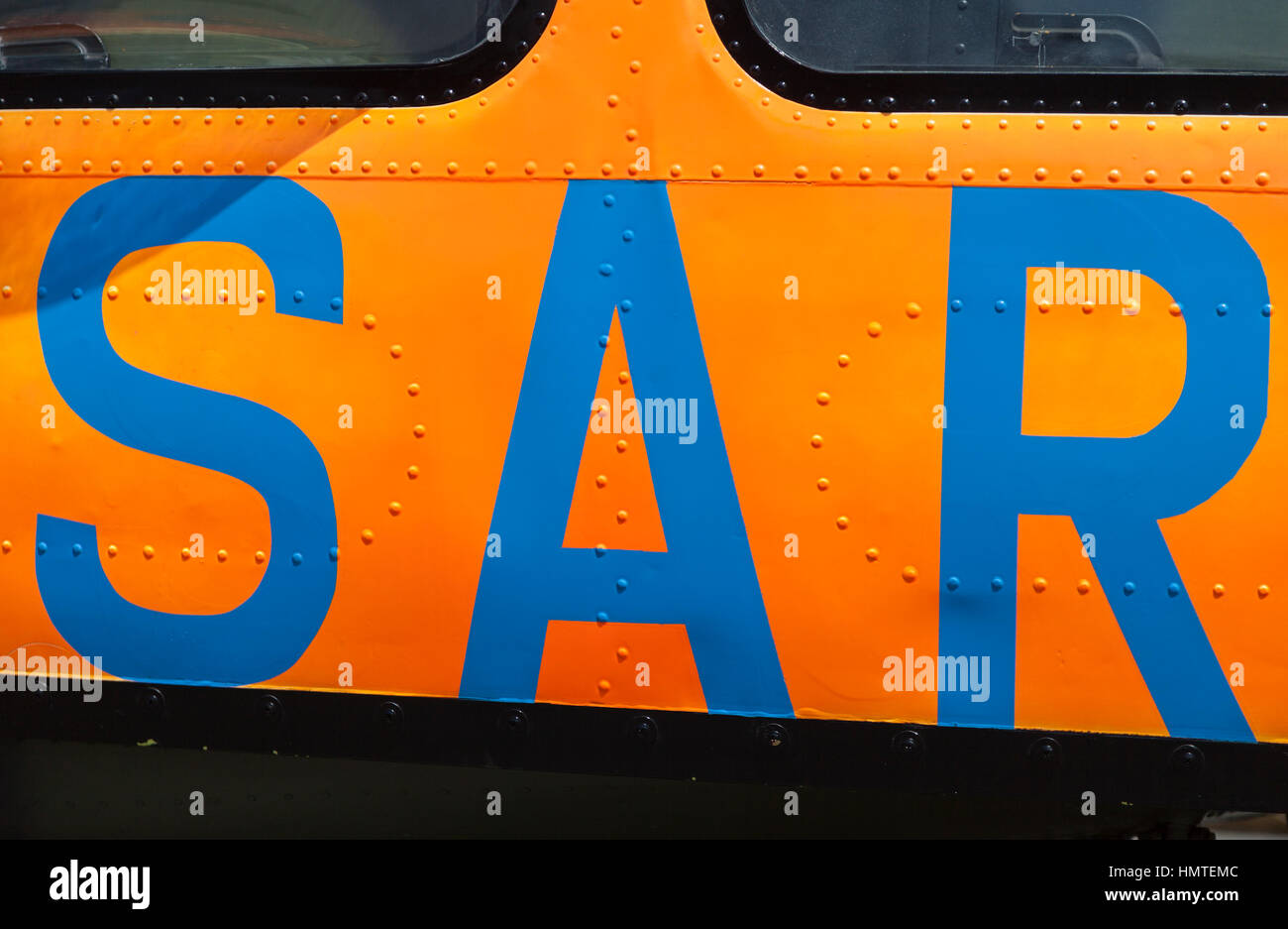 BERLIN / Deutschland - 3. Juni 2016: SAR (Search and Rescue) Tür aus einem Hubschrauber der Bundeswehr. SAR ist die Suche und Hilfe für Menschen wh Stockfoto