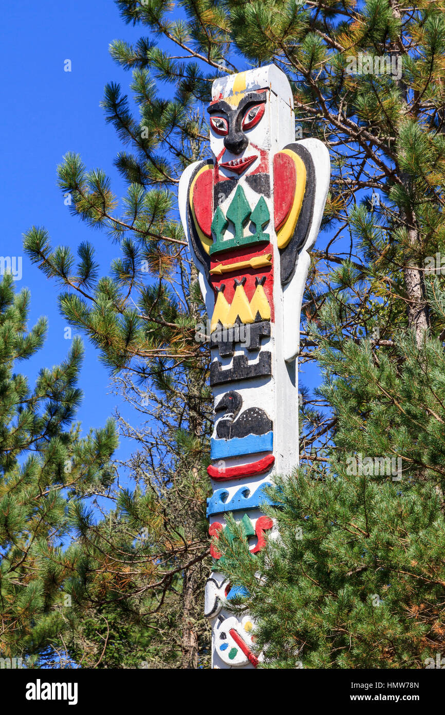 Totem Pole, Gedenkstätte für den Künstler Tom Thomson, Canoe Lake, Algonquin Provincial Park, Ontario, Kanada Stockfoto