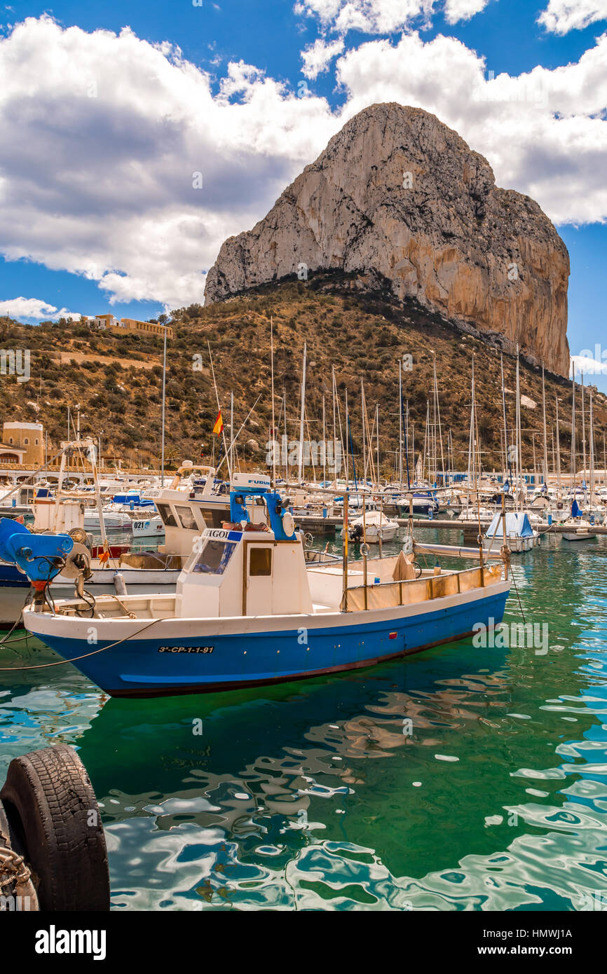 Calpe ist eine Küstenstadt in der Comarca Marina Alta, in der Provinz Alicante, Valencia, Spanien, direkt am Mittelmeer. Stockfoto