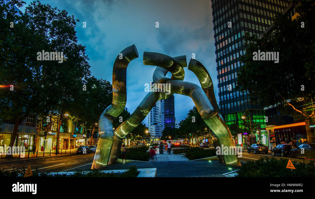 A "zerbrochen Kette", symbolisieren die abgetrennten Verbindungen zwischen West- und Ostberlin durch den Bau der Wall.Berlin Berlin Stockfoto