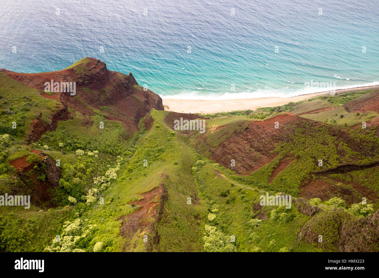 Luftaufnahme der berühmten remote Na Pali Küste auf Kauai, Hawaii, USA. Stockfoto