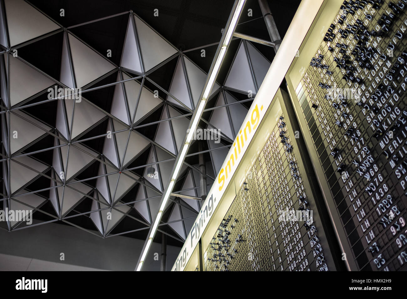 Bestimmungsort-Brett am Flughafen Frankfurt Stockfoto