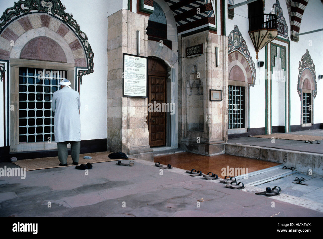 Türkischen muslimischen Mann beten an Hafsa Sultansmoschee, ein c16th osmanischen Türkisch, Manisa, Tukey Stockfoto