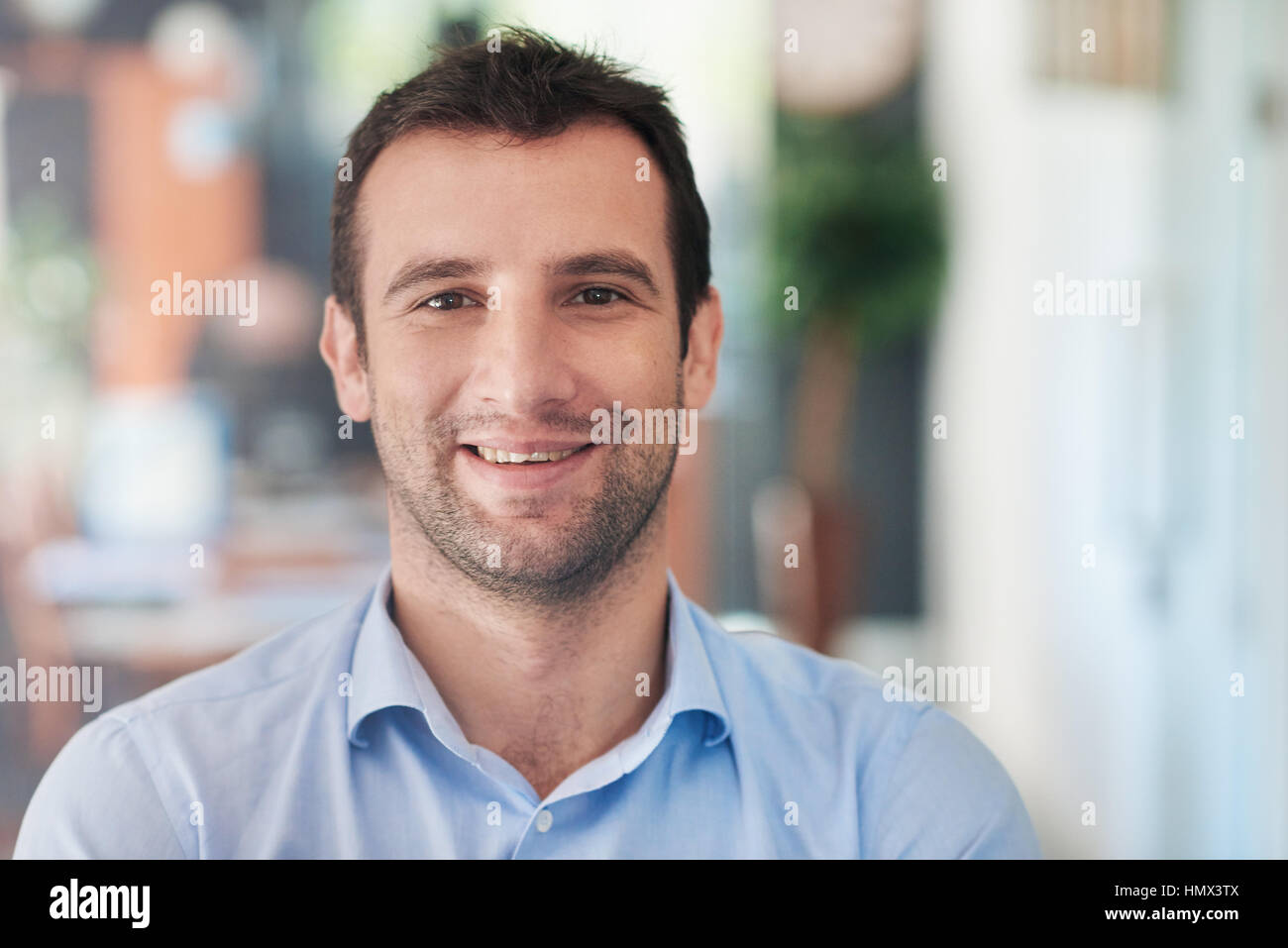 Er ist eine selbstbewusste und erfolgreiche Geschäftsmann Stockfoto