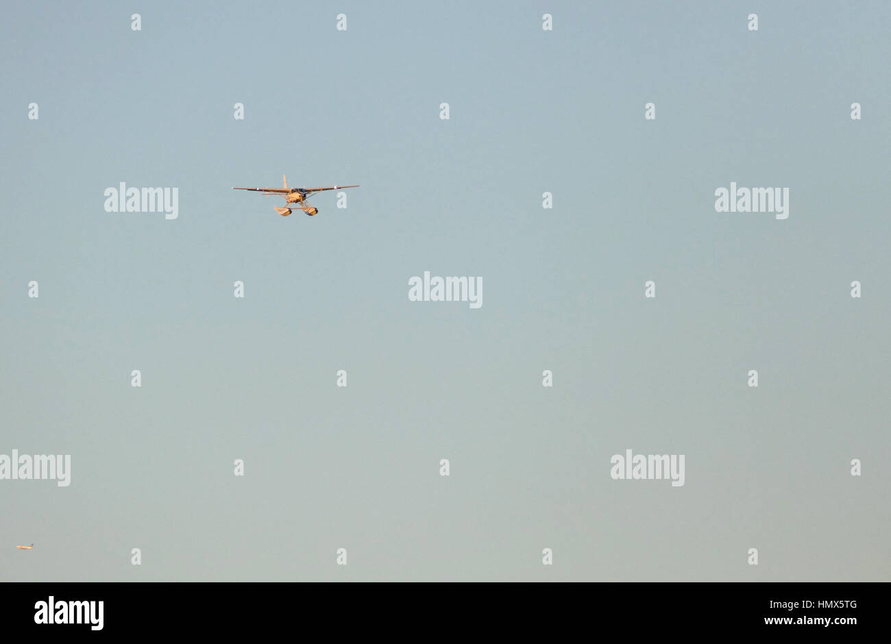 New York, Vereinigte Staaten von Amerika. 22. September 2016 - Wasserflugzeug landet am East River in New York Stockfoto