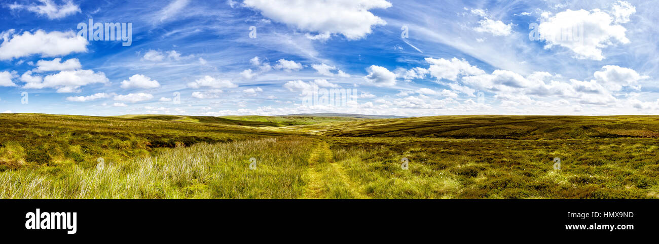 Wunderschönen, abgelegenen englischen Moor auf den Pennines in Yorkshire Dales, England. Kirkby Stephen bis Keld Stockfoto