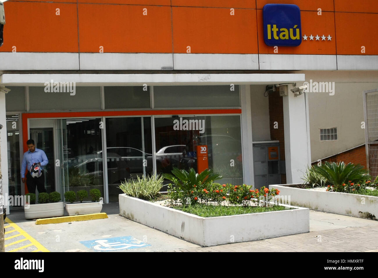 SÃO PAULO, SP - 07.02.2017: LUCRO tun ITAÚ TEM 1 QUEDA DESDE 2012 - Banco Itaú hatte die 1. jährlichen Rückgang des Ergebnisses seit 2012. (Foto: Eliane Neves/Fotoarena) Stockfoto