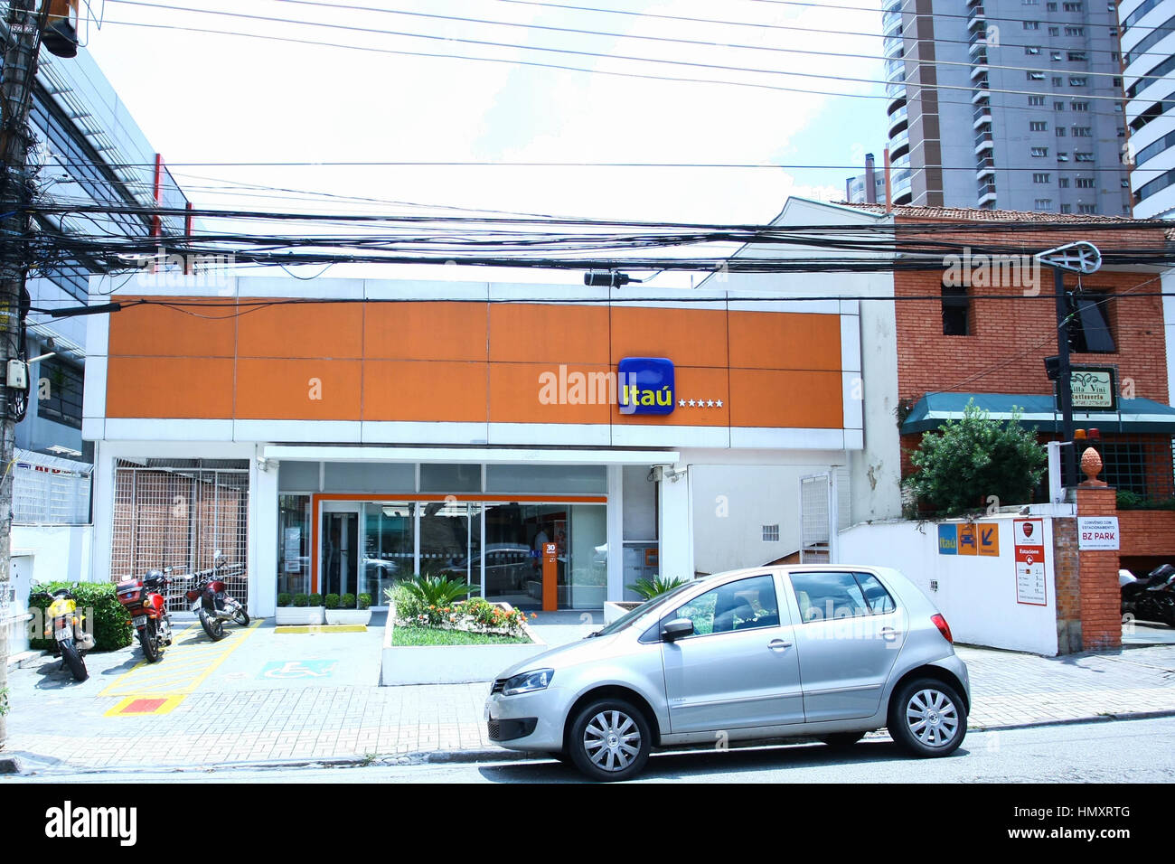 SÃO PAULO, SP - 07.02.2017: LUCRO tun ITAÚ TEM 1 QUEDA DESDE 2012 - Banco Itaú hatte die 1. jährlichen Rückgang des Ergebnisses seit 2012. (Foto: Eliane Neves/Fotoarena) Stockfoto