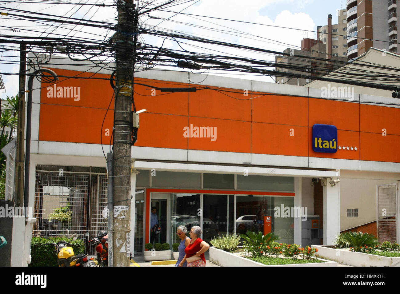 SÃO PAULO, SP - 07.02.2017: LUCRO tun ITAÚ TEM 1 QUEDA DESDE 2012 - Banco Itaú hatte die 1. jährlichen Rückgang des Ergebnisses seit 2012. (Foto: Eliane Neves/Fotoarena) Stockfoto