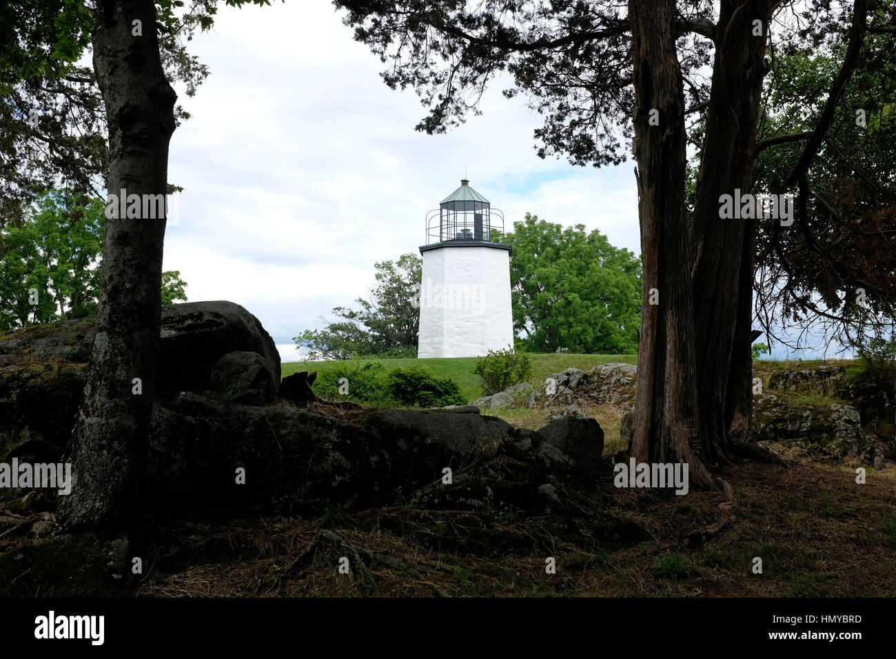 Die Stony Point Light ist der älteste Leuchtturm auf dem Hudson River. Es befindet sich auf dem Schlachtfeld von Stony Point in Stony Point, New York. Stockfoto