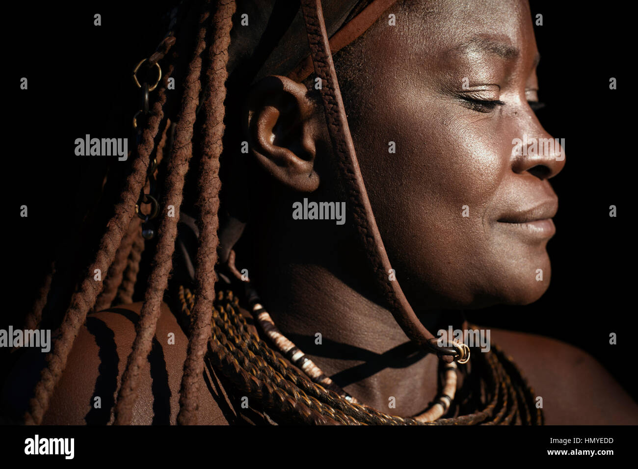 Porträt einer Himba-Frau. Stockfoto