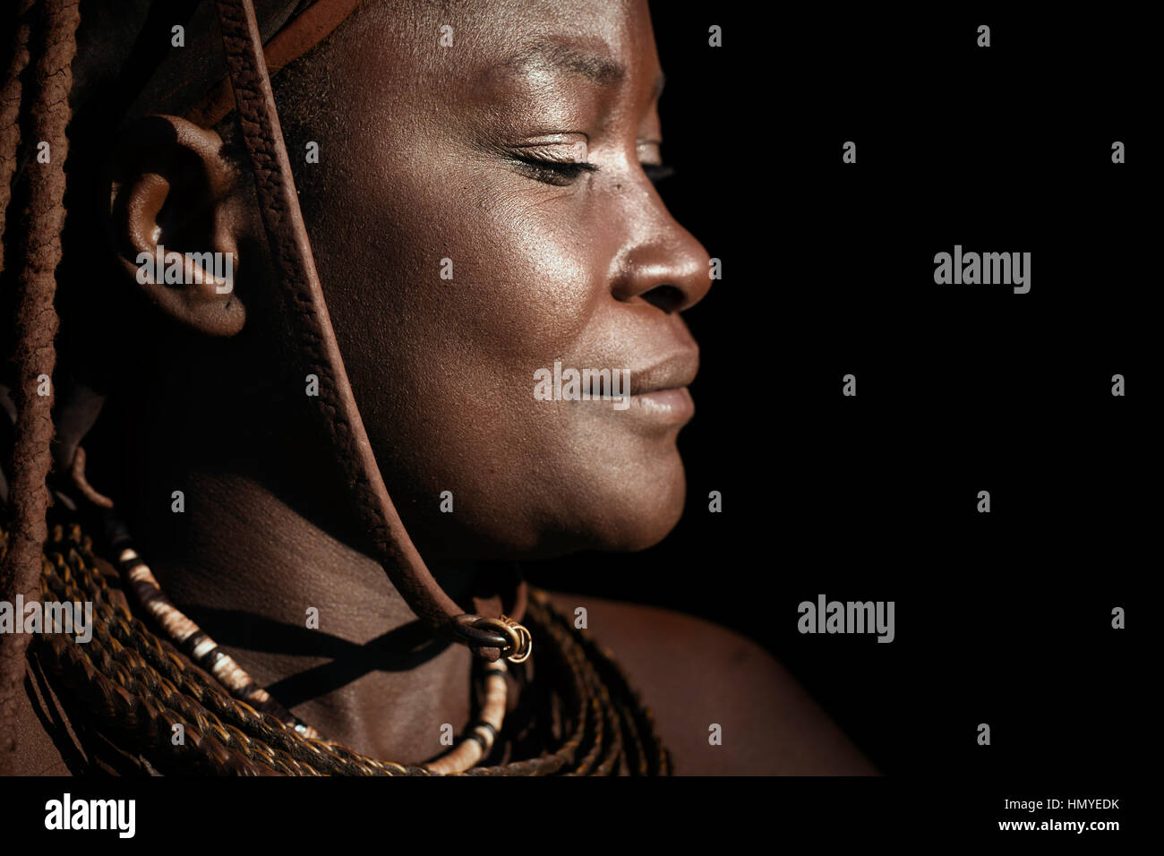 Porträt einer Himba-Frau. Stockfoto