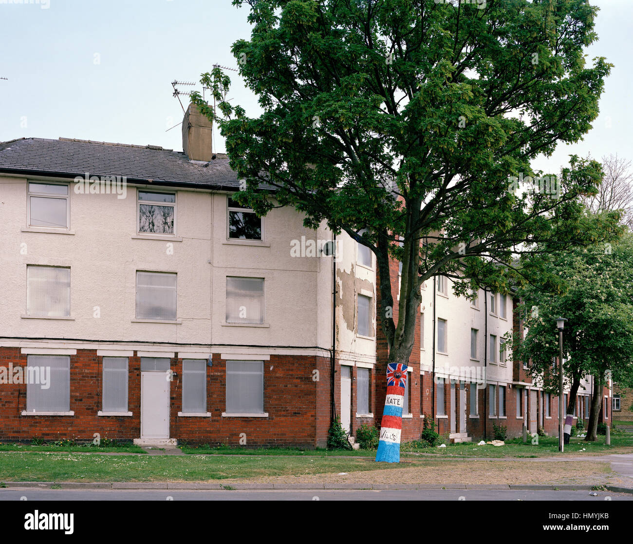 Sozialwohnungen während der Hochzeit von Prinz William und Catherine Middleton. Longlands, Stadtzentrum von Bradford, West Yorkshire, England. 29. April 2011. Stockfoto