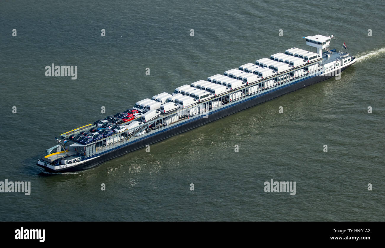 Forenso Frachtschiff, Auto-Frachter, Frachtschiff mit Klein-LKW, Binnenwasserstraßen, Rhein bei Rheinberg, Ruhrgebiet Stockfoto