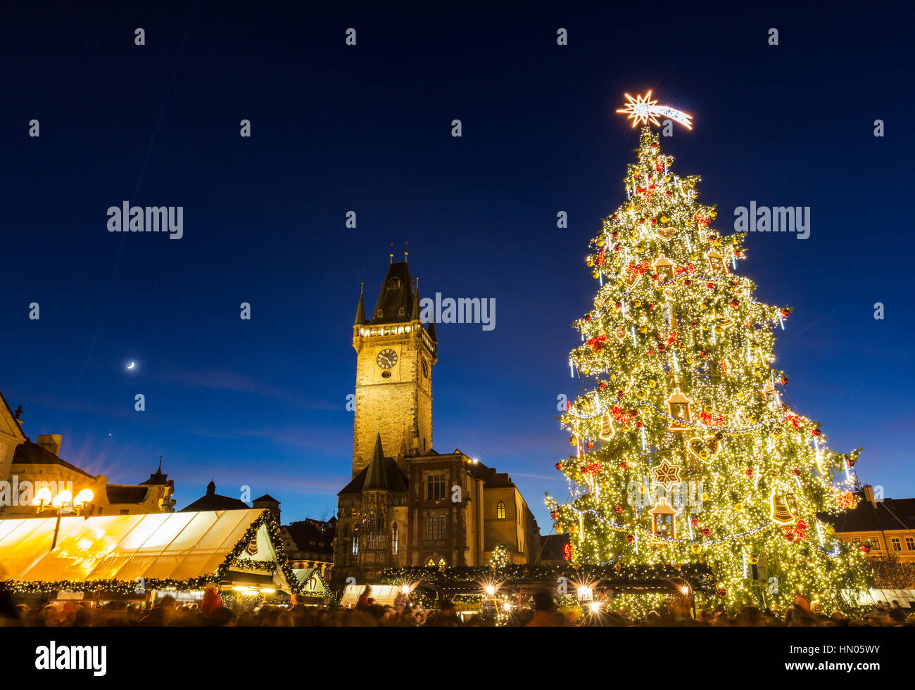 Weihnachtliche Stimmung auf dem Altstädter Ring, Prag, Tschechische Republik Stockfoto