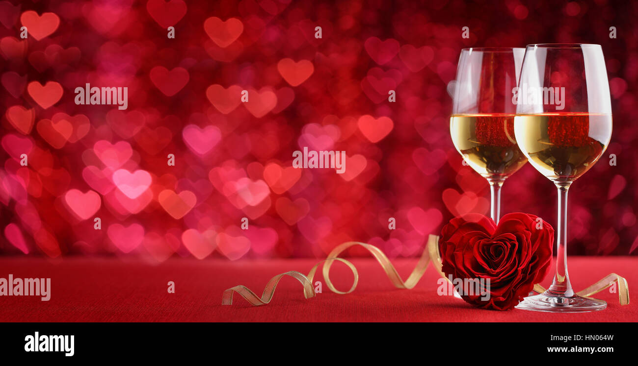 Valentines Wein und Rose, Herz Hintergrund Stockfoto