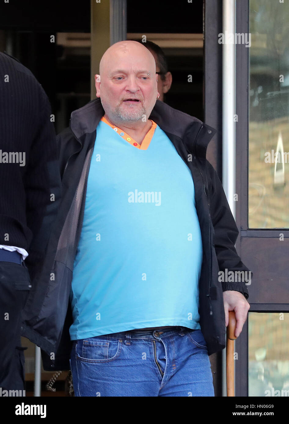 Nigel Pelham verlässt Worthing Magistrates Court in West Sussex, wo er nicht schuldig auf die Entsendung einer Reihe von beleidigende Kommentare zu religiösem Hass auf Facebook schüren bestimmt bekannt. Stockfoto