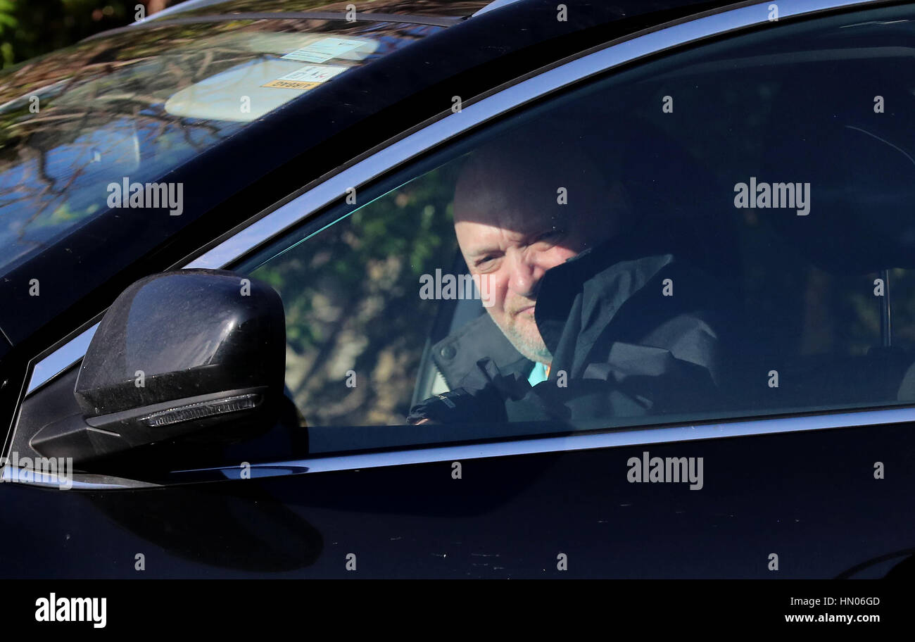 Nigel Pelham verlässt Worthing Magistrates Court in West Sussex, wo er nicht schuldig auf die Entsendung einer Reihe von beleidigende Kommentare zu religiösem Hass auf Facebook schüren bestimmt bekannt. Stockfoto