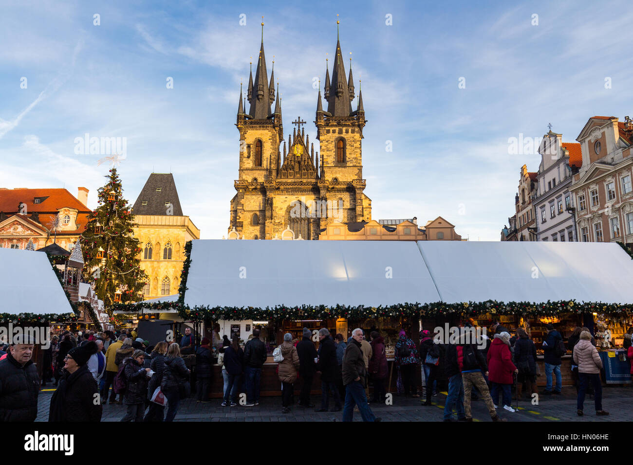 Weihnachtliche Stimmung auf dem Altstädter Ring, Prag, Tschechische Republik Stockfoto