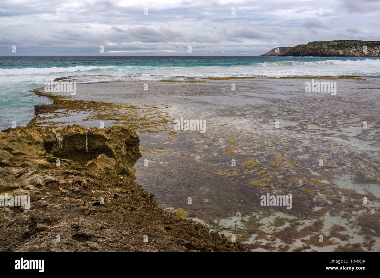 Pennington Bay bei Ebbe in stürmischem Wetter Landschaft. Kangaroo Island in Südaustralien Stockfoto