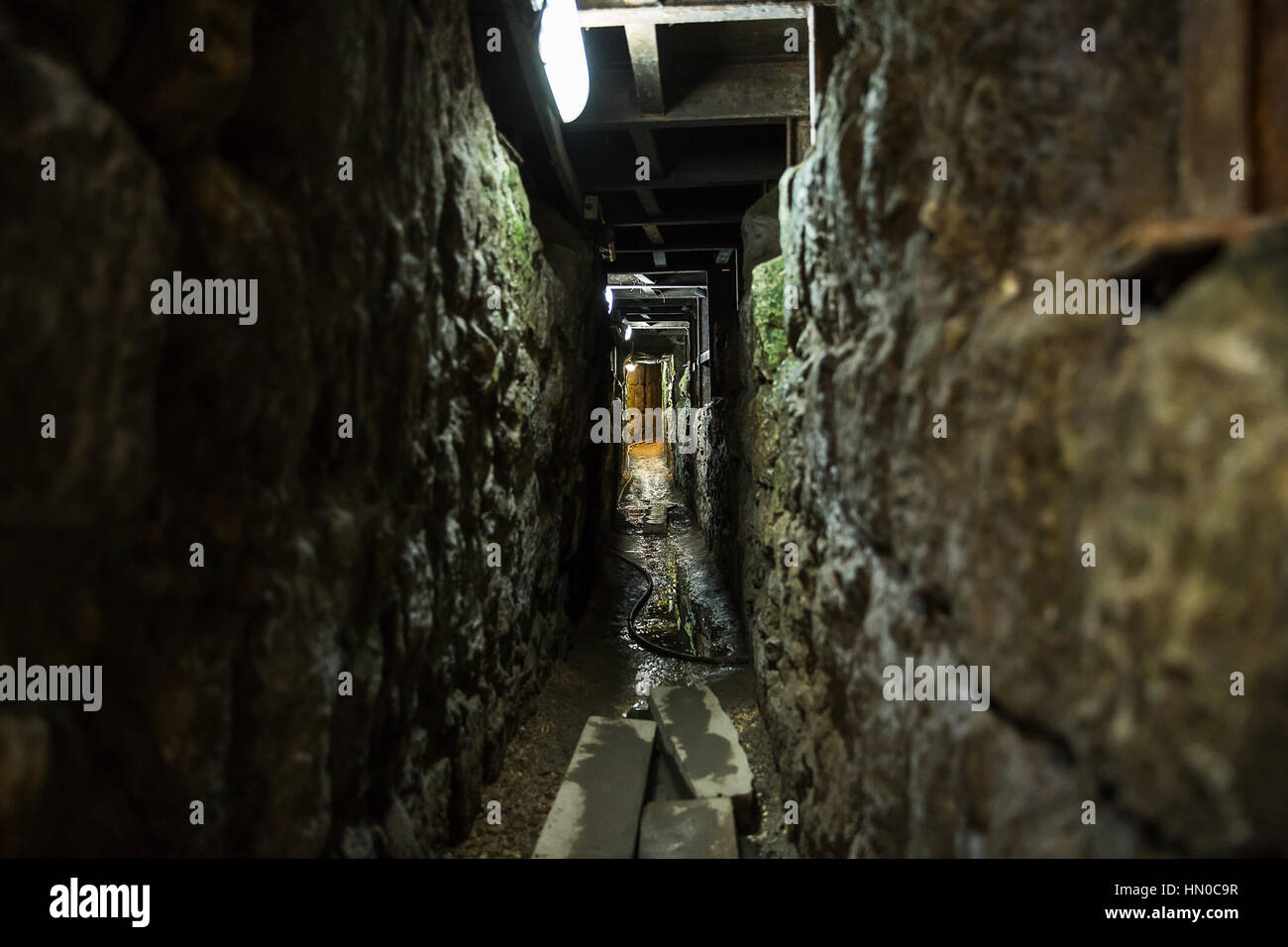 Tunnel, der auf dem Tempelberg in Jerusalem, aus dem Pool Shiloah führt es ist 600 Meter lang. Es wird auch "The Herodianischen Straße" genannt. Stockfoto