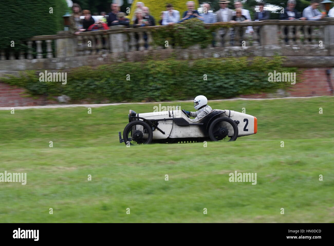 William Weg mit seinem 1929 Austin sieben Ulster im Chateau Impney Hillclimb Stockfoto