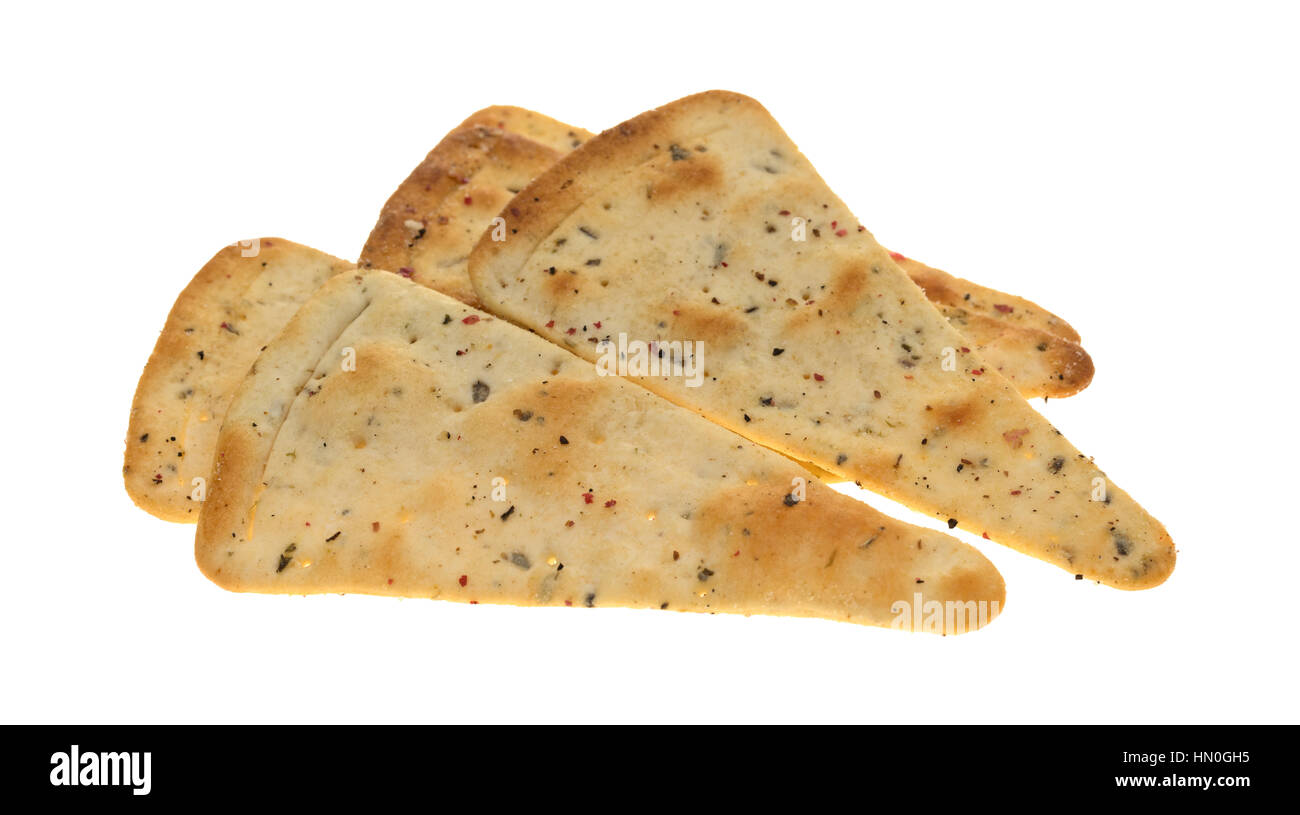 Gewürzte Pizza Kruste Chips isoliert auf einem weißen Hintergrund. Stockfoto