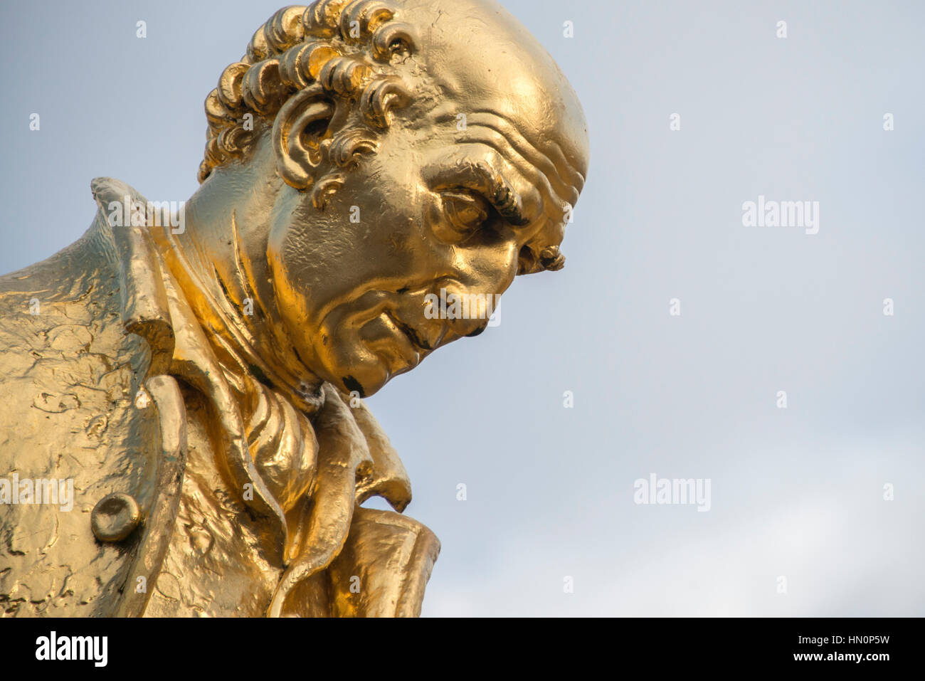 Vergoldete Bronzestatue von Matthew Boulton, James Watt und William Murdoch durch William Bloye und Raymond Forbes-Kings. Auch bekannt als die Golden Boys Stockfoto