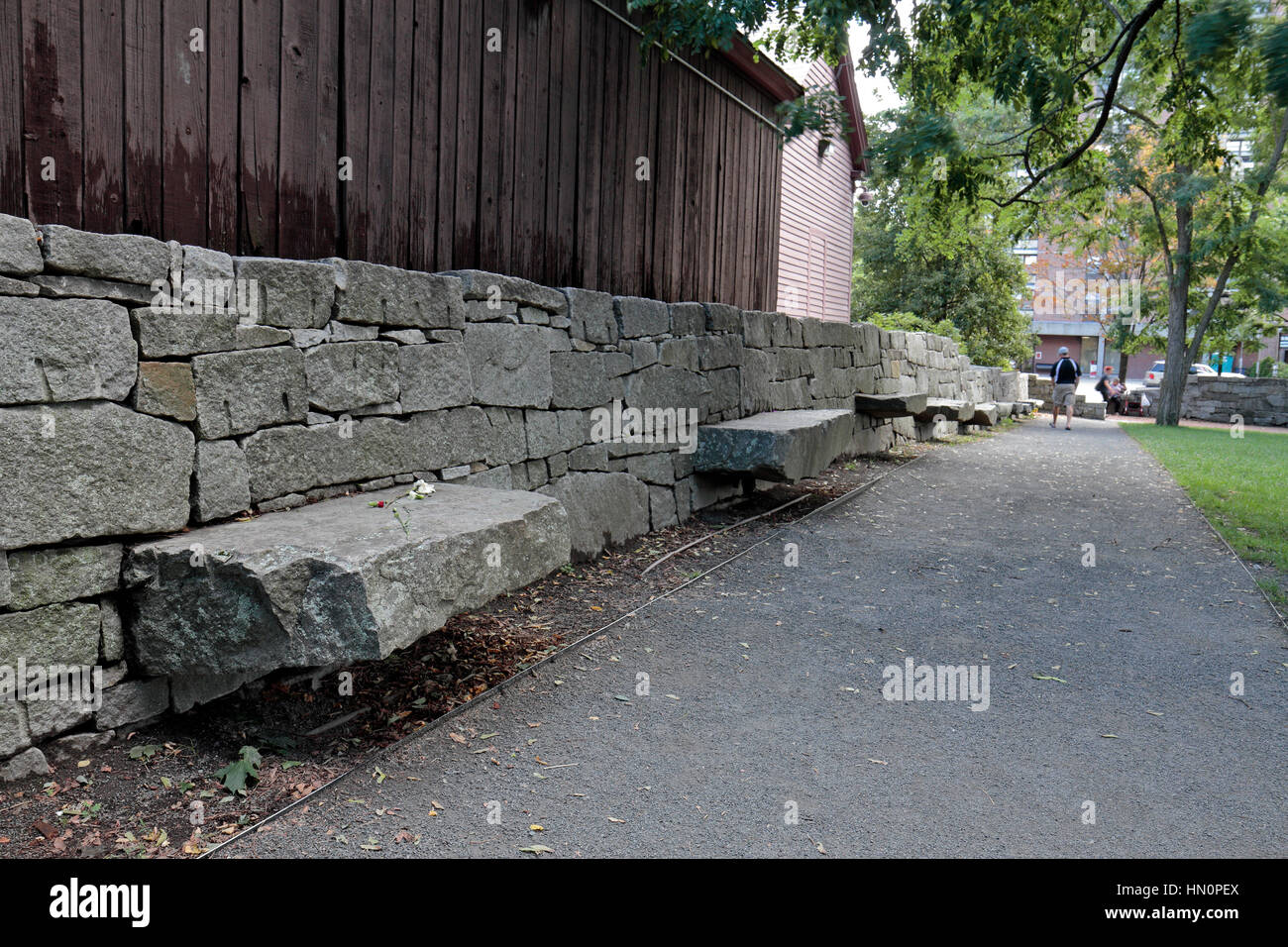 Gesamtansicht der Gedenkstätte Salem Witch Trials in Salem, Massachusetts, USA. Stockfoto