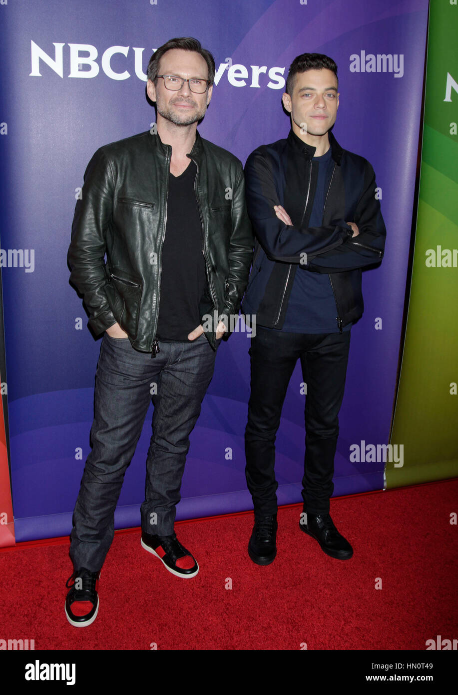 Christian Slater, Links, und Rami Makek kommen an der NBCUniversal drücken Sie die Tour am 2015 TCAs am 12. August in Beverly Hills, Kalifornien 2015. Foto von Francis Specker Stockfoto