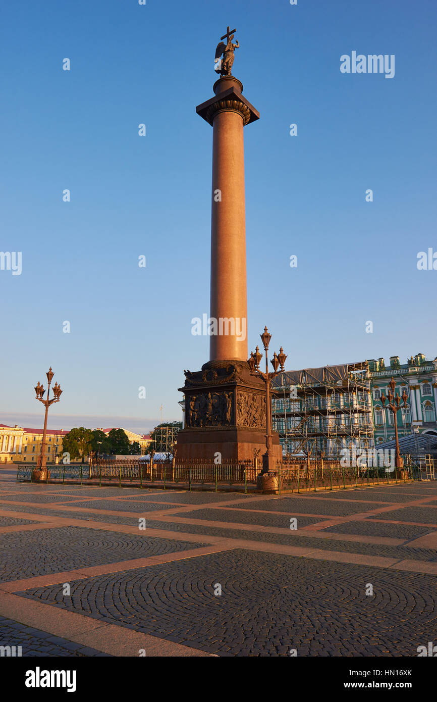 Roter Granit Alexander Column entworfen von Auguste De Montferrand Schlossplatz (1834), St. Petersburg, Russland Stockfoto
