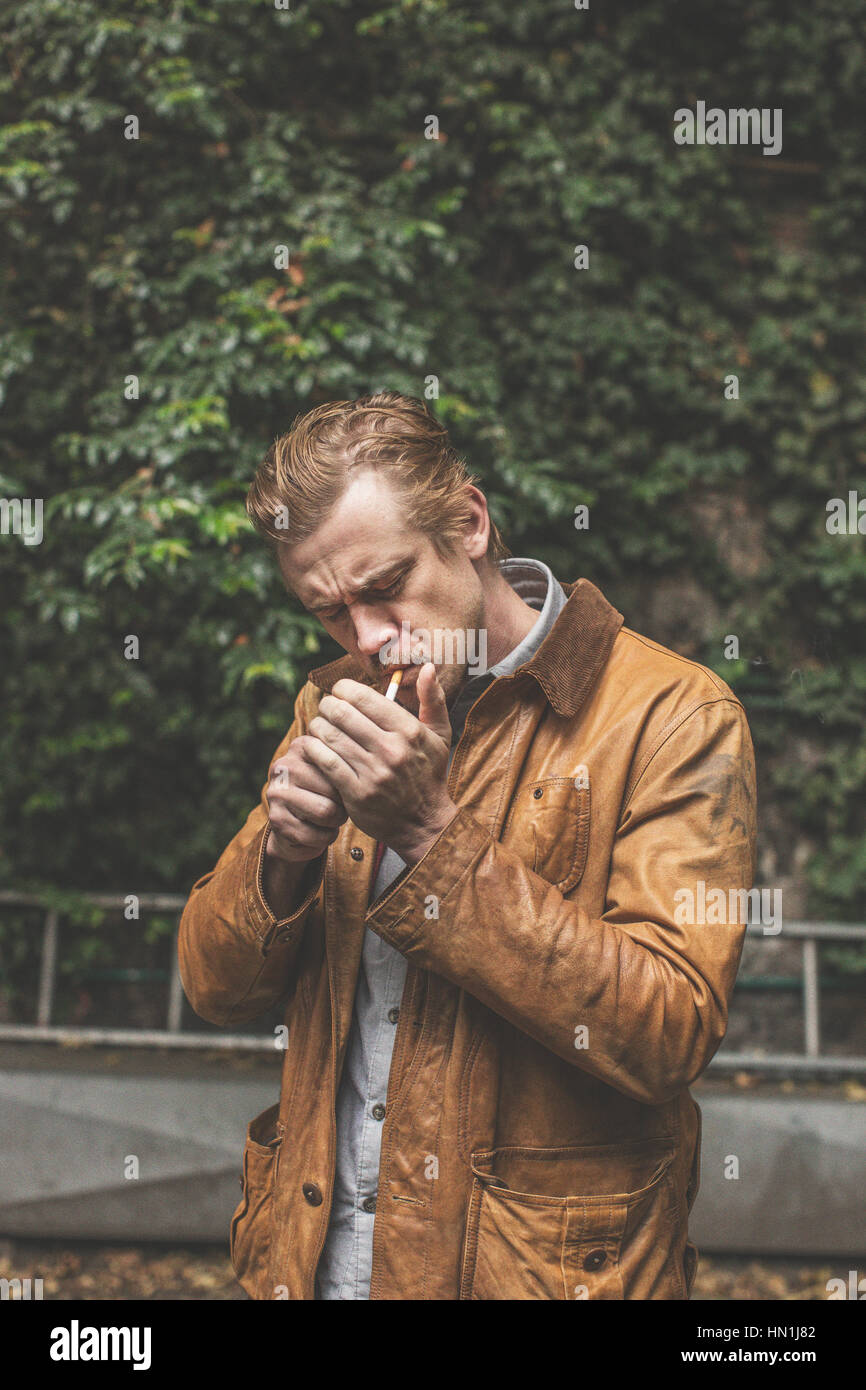 Der amerikanische Schauspieler, wie, den Boyd Holbrook in Kolumbien bei der Herstellung der beliebten Netflix-Serie Narkose dargestellt.  spielt die Rolle als DEA Stockfoto