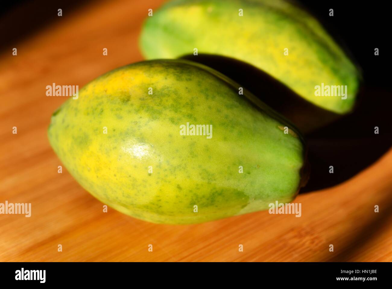 Ganze Papaya Frucht. Stockfoto