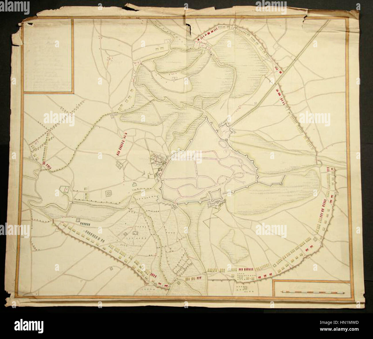 Die *Karte von Gent 1678* bietet einen detaillierten Blick auf die Stadt während des späten 17. Jahrhunderts und veranschaulicht deren Layout und städtische Entwicklung. Es erfasst die wichtigsten Merkmale der Infrastruktur und historischen Landschaft der Stadt während dieser Zeit. Stockfoto