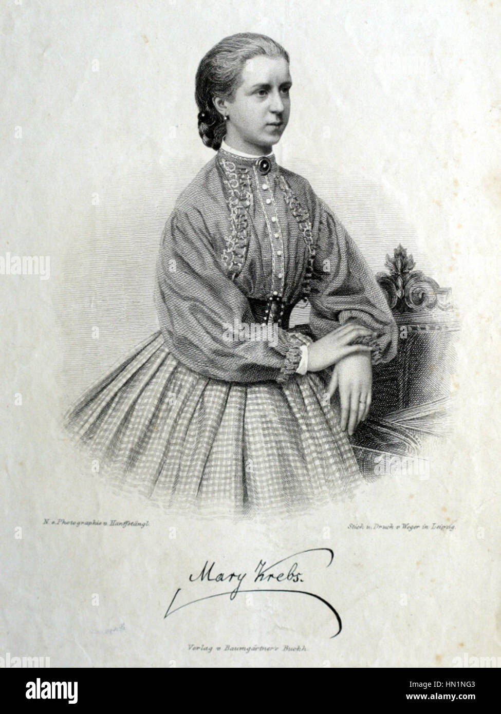 Mary Krebs-Brennings Porträt von August Weger fängt das Bild des Themas mit bemerkenswerter Liebe zum Detail und Ausdruck ein. Die Verwendung von Licht und Schatten verstärkt die emotionale Tiefe des Bildes, die ein tiefes Verständnis des menschlichen Charakters und der individuellen Präsenz widerspiegelt. Stockfoto