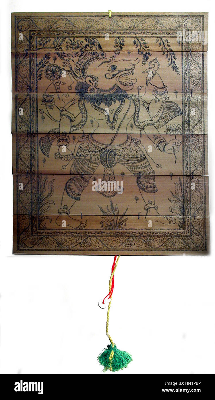 „Narasimha“ stellt die hinduistische Gottheit Narasimha dar, wobei das Kunstwerk auf sechs Palmblättern im Akkordeonformat präsentiert wird. Die komplizierten Schnitzereien repräsentieren die göttliche Kraft und mythologische Bedeutung von Narasimha in der hinduistischen Mythologie und zeigen religiöse Ikonographie in der traditionellen indischen Kunst. Stockfoto