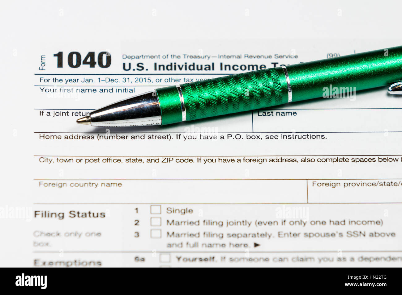 Steuerformular mit Stift und Taschenrechner Besteuerung-Konzept Stockfoto