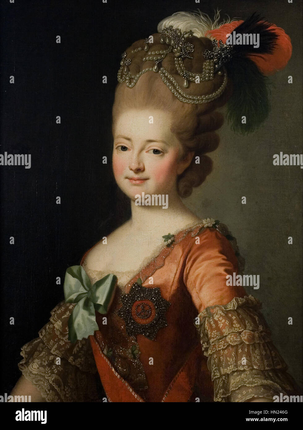 Maria Fedorowna, auch bekannt als Maria Feodorowna von Russland, war eine prominente Persönlichkeit in der russischen Reichsgeschichte. Das Porträt, das im Tropininmuseum untergebracht ist, spiegelt ihren Status als Kaiserin und ihre Bedeutung in der russischen Gesellschaft im 19. Jahrhundert wider. Stockfoto Maria Fedorowna, auch bekannt als Maria Feodorowna von Russland, war eine prominente Persönlichkeit in der russischen Reichsgeschichte. Das Porträt, das im Tropininmuseum untergebracht ist, spiegelt ihren Status als Kaiserin und ihre Bedeutung in der russischen Gesellschaft im 19. Jahrhundert wider. Stockfoto