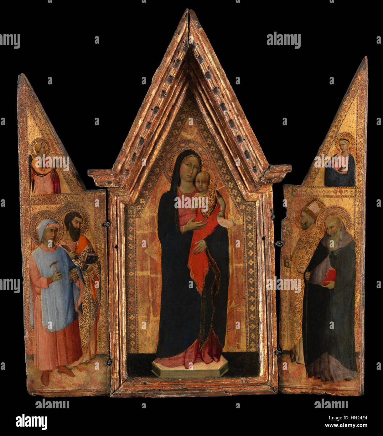 Naddo Ceccarellis „Madonna und Kind flankiert von vier Heiligen“ ist ein religiöses Kunstwerk, das die Madonna und das Kind in der Mitte darstellt, begleitet von vier Heiligen. Das Gemälde ist ein Beispiel italienischer Renaissance-Kunst, geprägt durch sein religiöses Thema und lebendige Details. Stockfoto Naddo Ceccarellis „Madonna und Kind flankiert von vier Heiligen“ ist ein religiöses Kunstwerk, das die Madonna und das Kind in der Mitte darstellt, begleitet von vier Heiligen. Das Gemälde ist ein Beispiel italienischer Renaissance-Kunst, geprägt durch sein religiöses Thema und lebendige Details. Stockfoto
