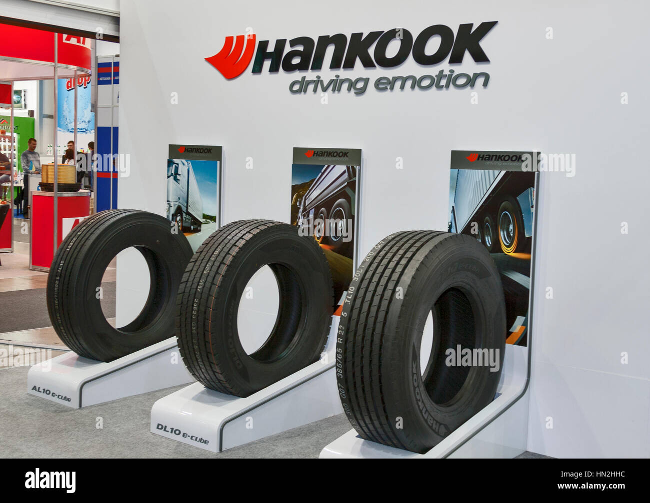 Südkoreanische Hankook reifen Unternehmen stand auf dem Display an der 20te  Kiew International SIA 2012 Motor Show am 25. Mai 2012 in Kiew, Ukraine.  Die Hankook-T Stockfotografie - Alamy