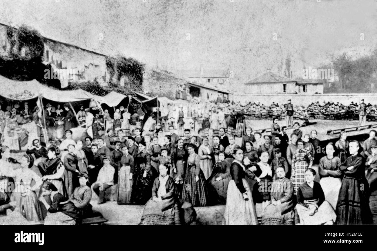 Versailles. Gemeinde Frauengefängnis. Die zweite auf der linken Seite ist Louise Michel. 1871 Frankreich - Paris Kommune Paris. Bibliotheque nationale Stockfoto